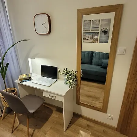 Lägenhet Trzypokojowy Z Parkingiem