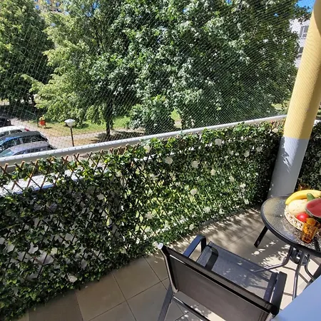 Lägenhet Trzypokojowy Z Parkingiem *